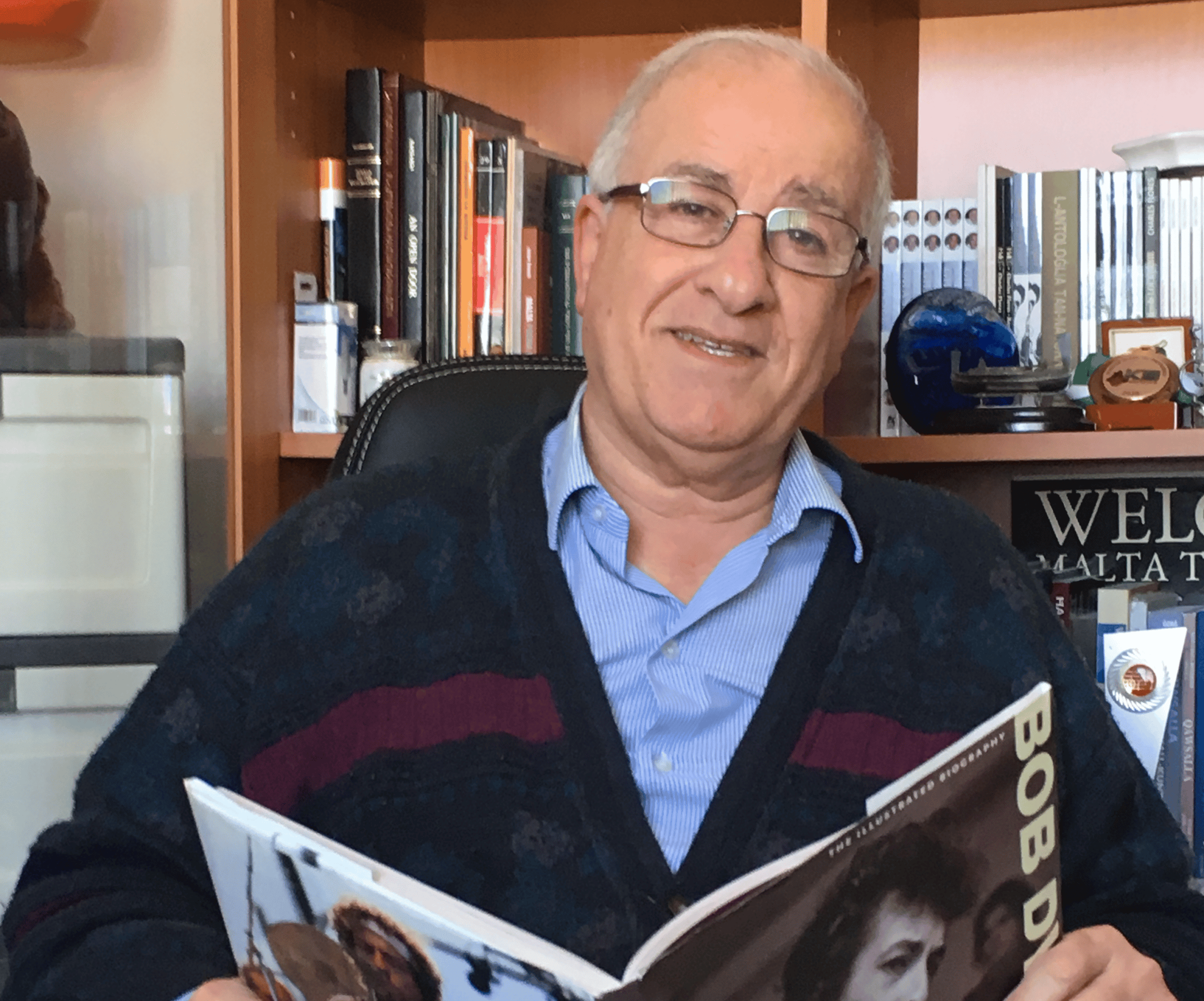 Image of Taħt il-Qoxra: Charles Flores